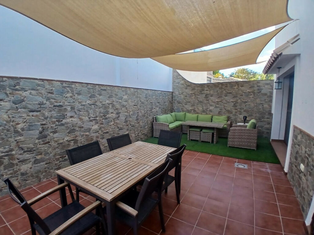 Detached Villa Los Pacos Málaga - image 15