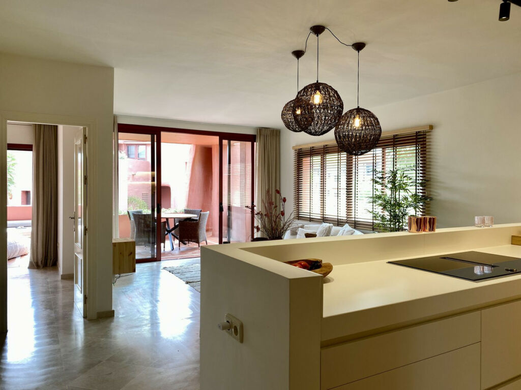 Middle Floor Apartment Estepona Málaga - image 11