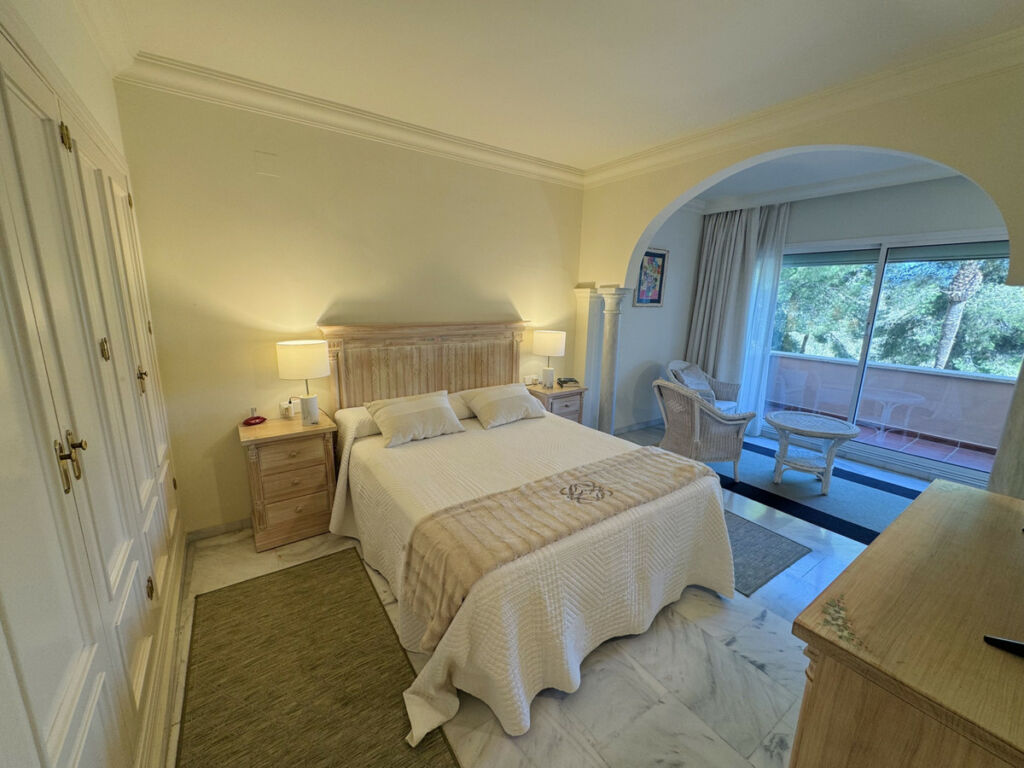 Middle Floor Apartment Nueva Andalucía Málaga - image 10