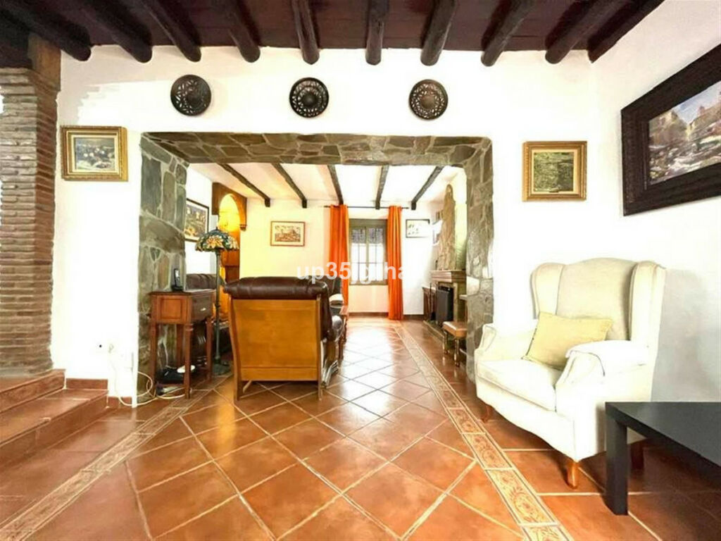 Townhouse Estepona Málaga - image 11
