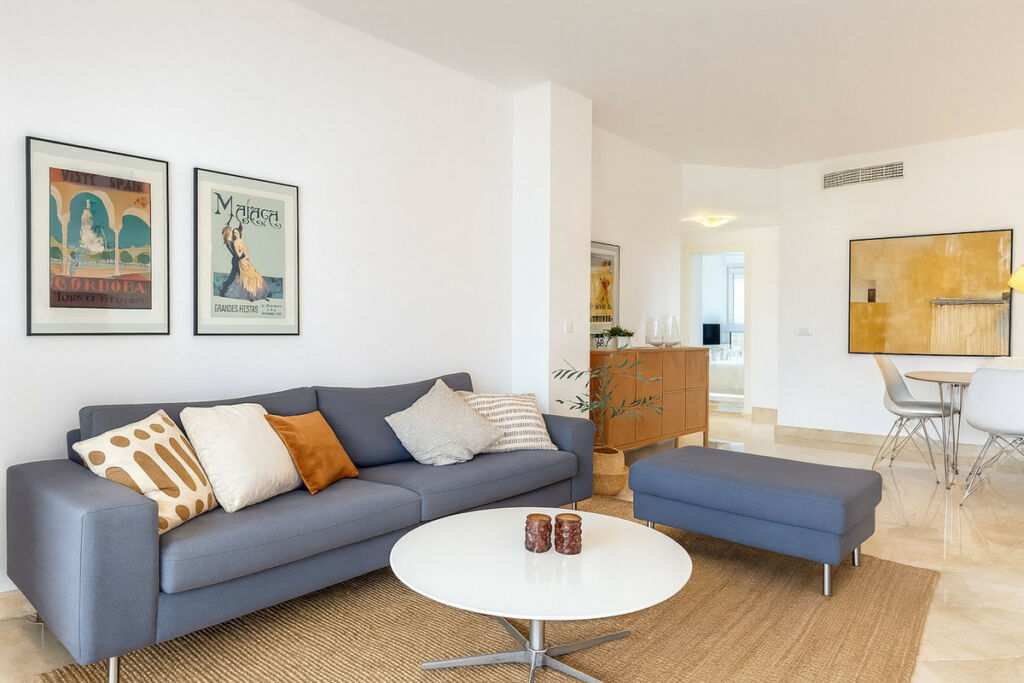 Middle Floor Apartment Cerros del Aguila Málaga - image 11