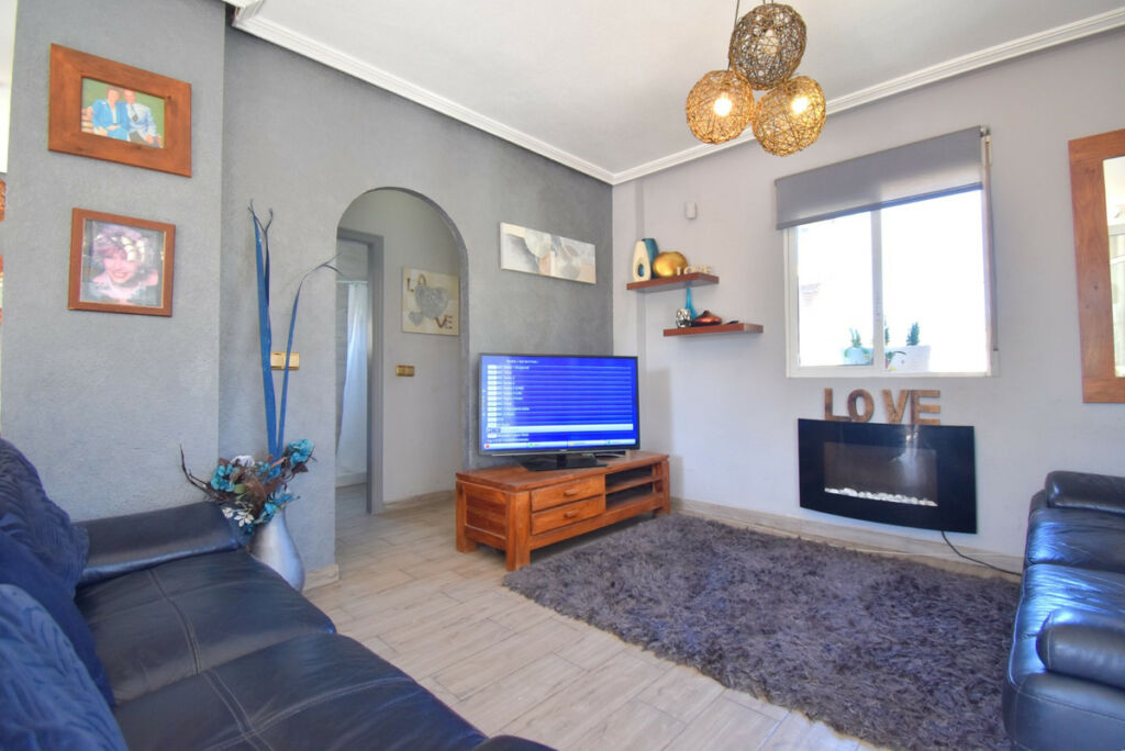 Detached Villa Playa Flamenca Alicante - image 11