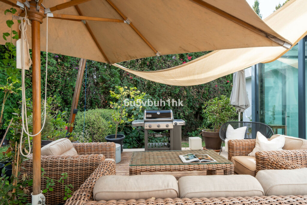 Detached Villa Nueva Andalucía Málaga - image 11