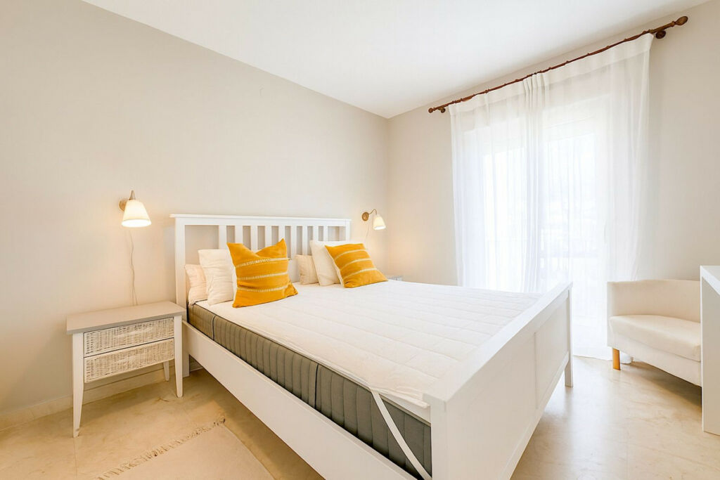 Townhouse Estepona Málaga - image 11