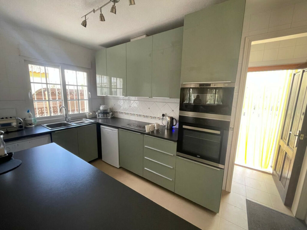 Detached Villa Playa Flamenca Alicante - image 10