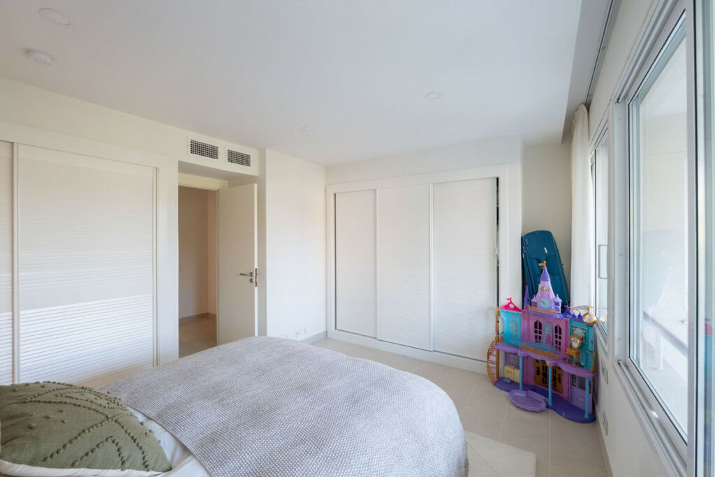 Middle Floor Apartment Estepona Málaga - image 11