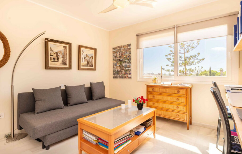 Penthouse Sierrezuela Málaga - image 11
