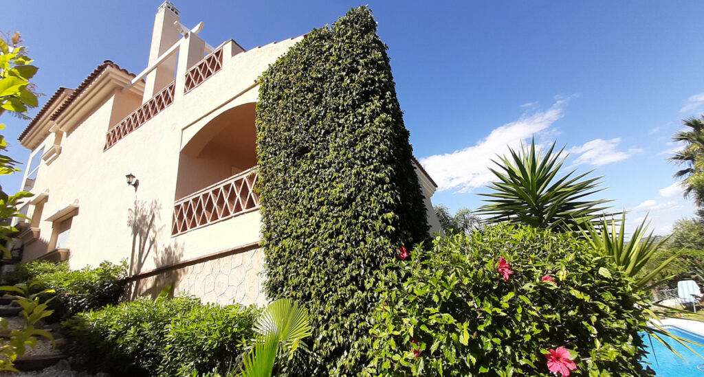 Detached Villa Riviera del Sol Málaga - image 11