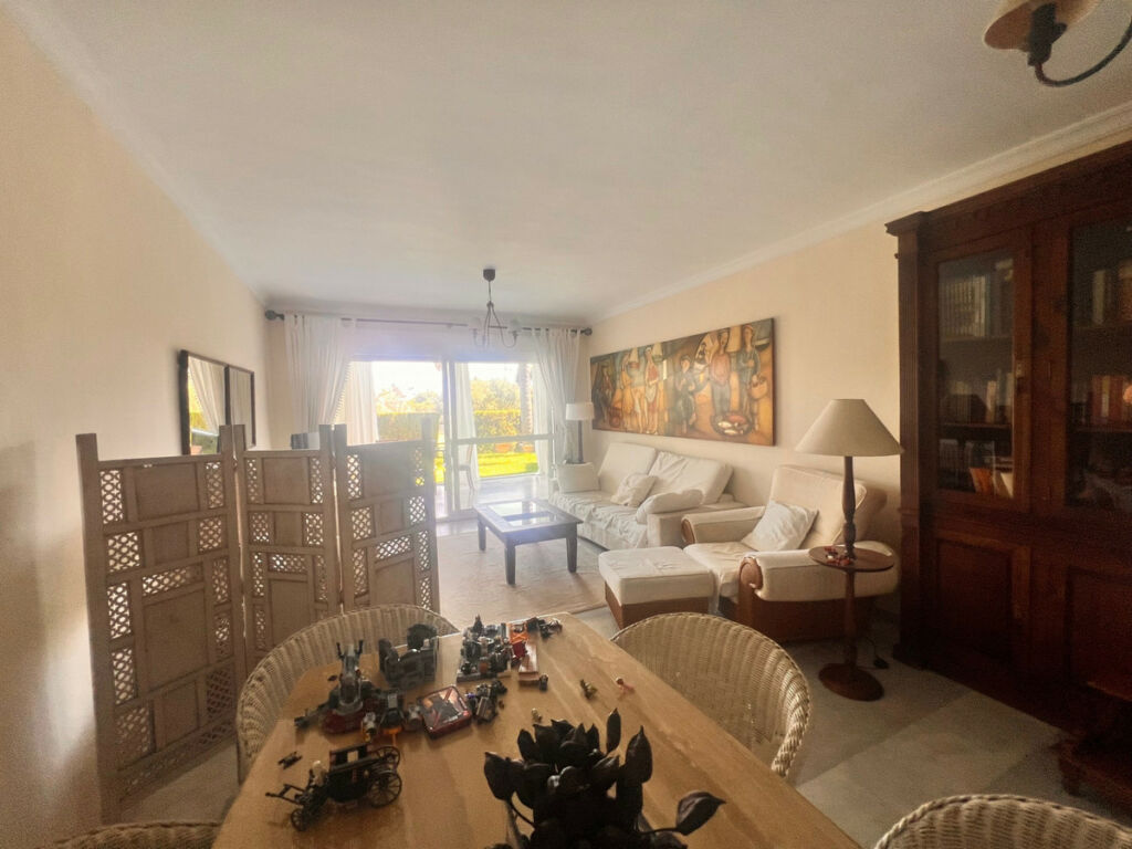 Middle Floor Apartment Guadalmina Baja Málaga - image 11