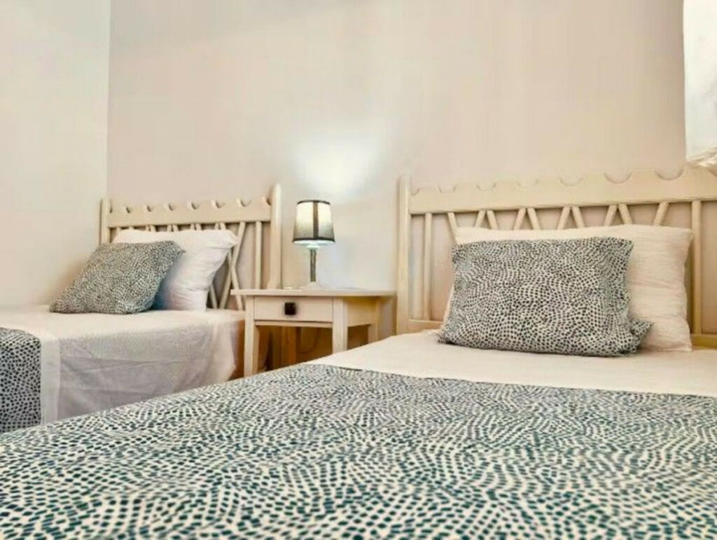 Detached Villa Estepona Málaga - image 11