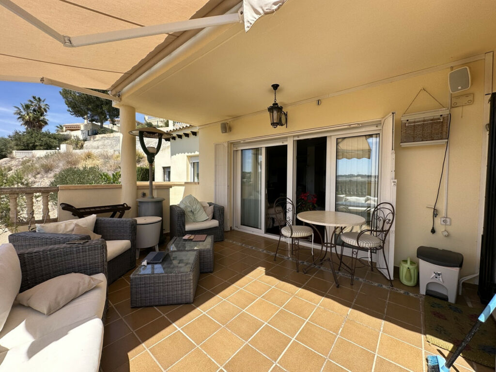 Detached Villa Villamartin Alicante - image 11
