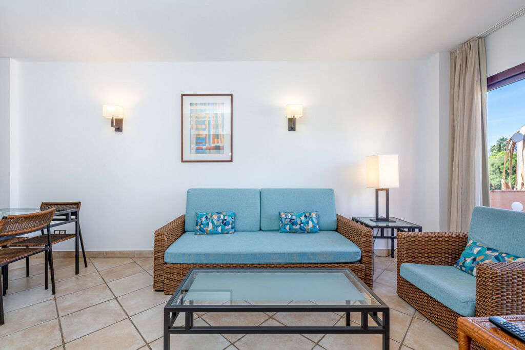 Top Floor Apartment Benahavís Málaga - image 11