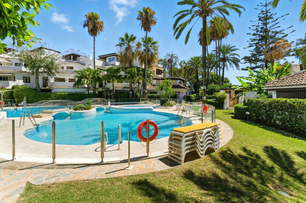 Ground Floor Apartment Elviria Málaga - image 11
