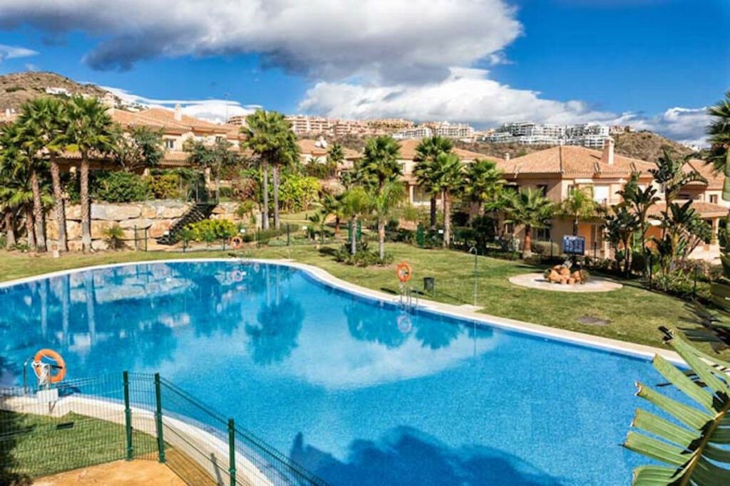 Semi-Detached House Riviera del Sol Málaga - image 11