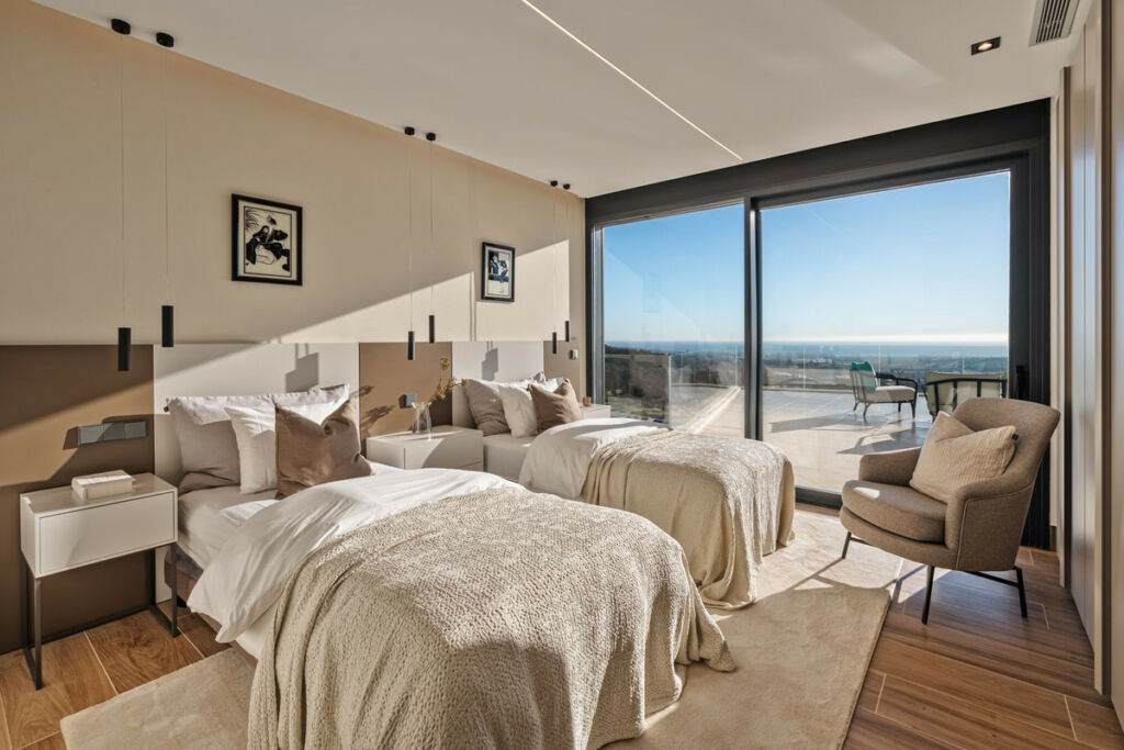 Detached Villa Sotogrande Cádiz - image 11