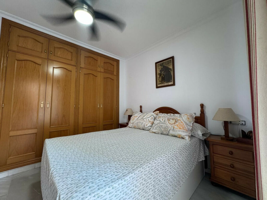 Middle Floor Apartment Fuengirola Málaga - image 11