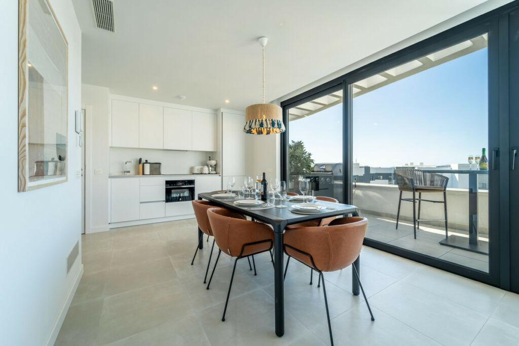 Top Floor Apartment Higueron Málaga - image 11