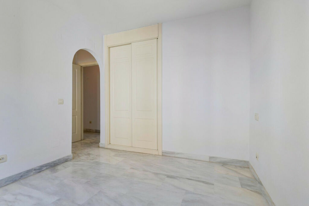 Middle Floor Studio Marbella Málaga - image 11