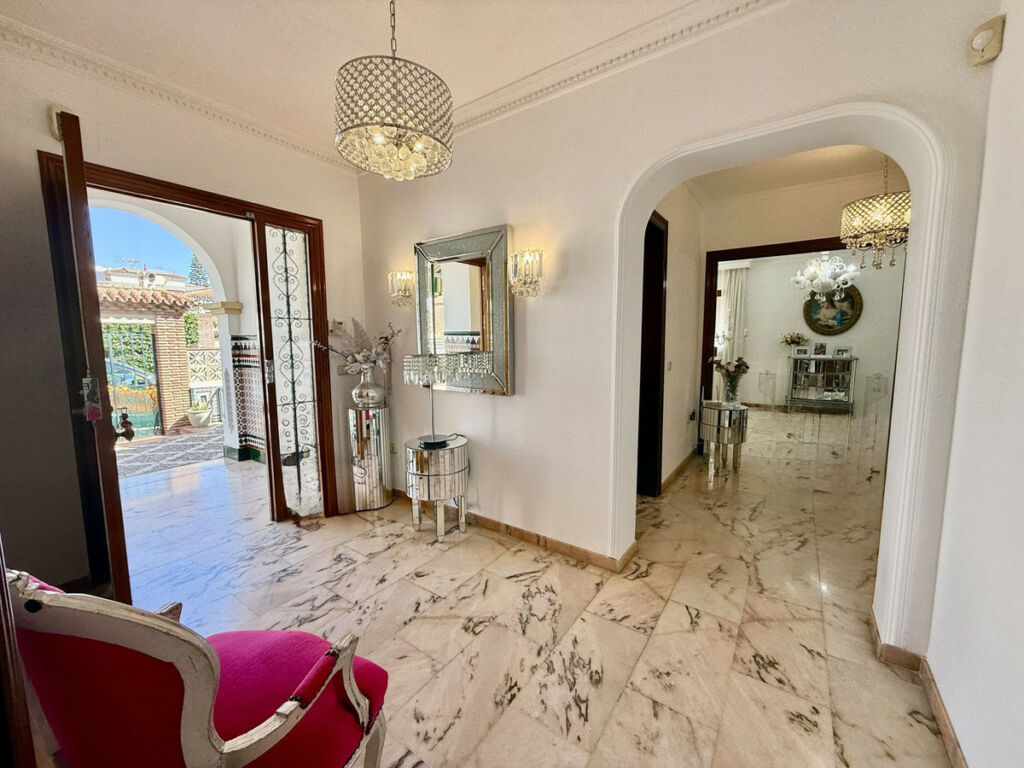 Detached Villa Benalmadena Málaga - image 11