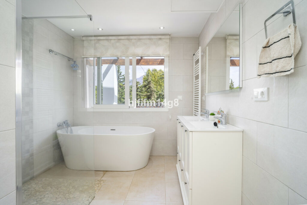 Detached Villa La Campana Málaga - image 11