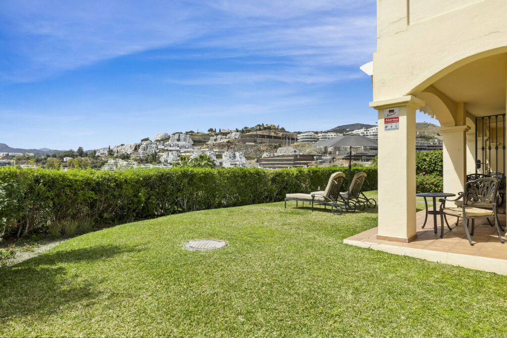 Ground Floor Apartment La Quinta Málaga - image 11