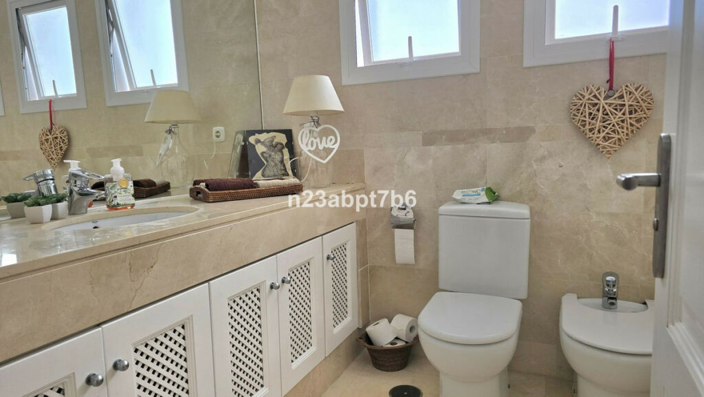 Middle Floor Apartment Nueva Andalucía Málaga - image 11