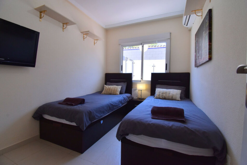 Ground Floor Apartment Villamartin Alicante - image 11