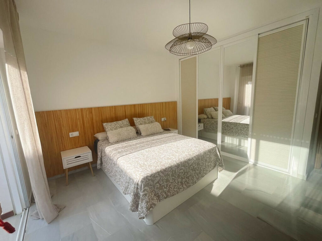 Townhouse Atalaya Málaga - image 11