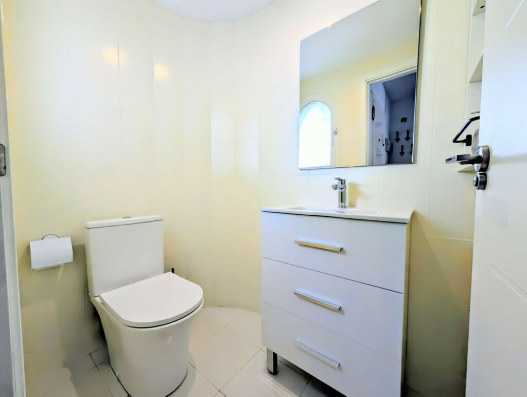 Townhouse Atalaya Málaga - image 11