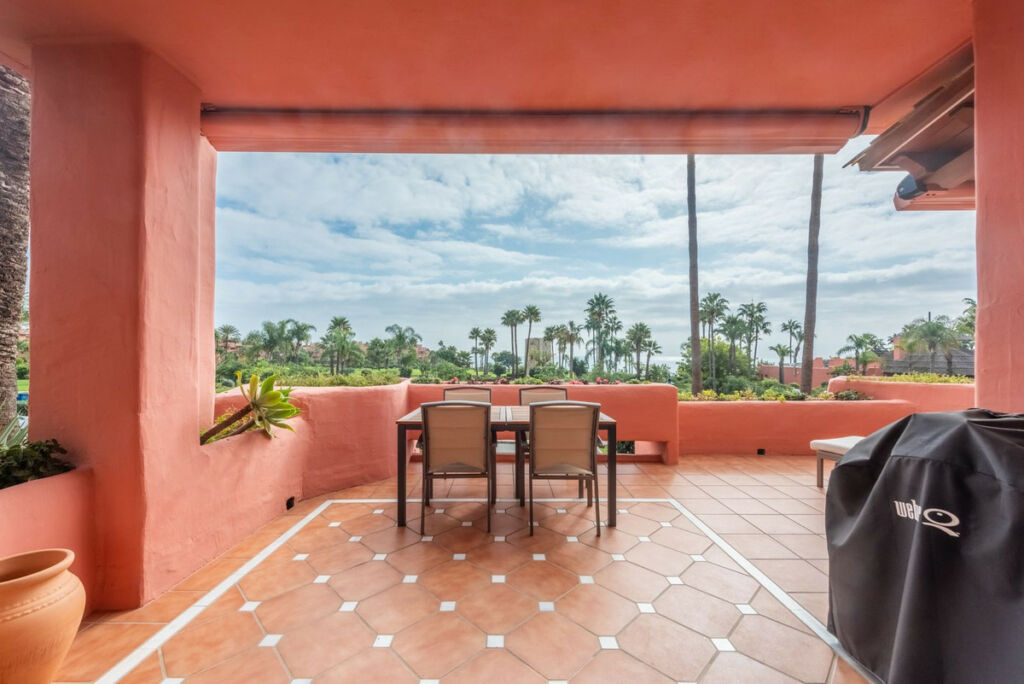 Middle Floor Apartment New Golden Mile Málaga - image 11