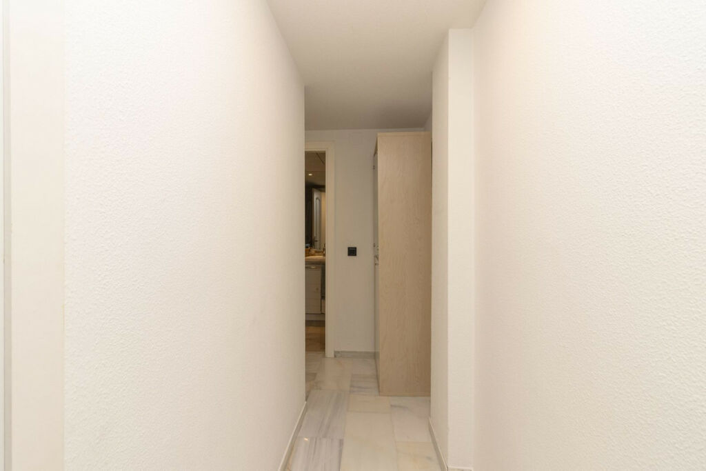 Middle Floor Apartment Benalmadena Málaga - image 11