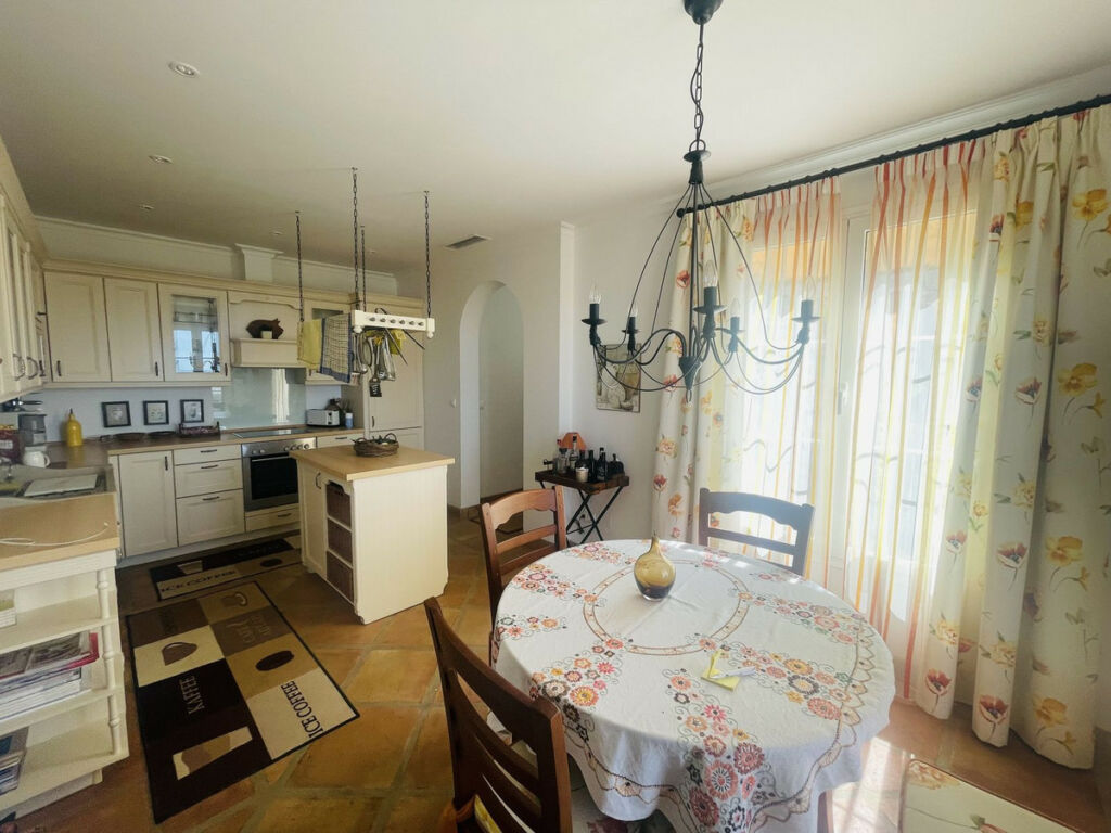Detached Villa Istán Málaga - image 11