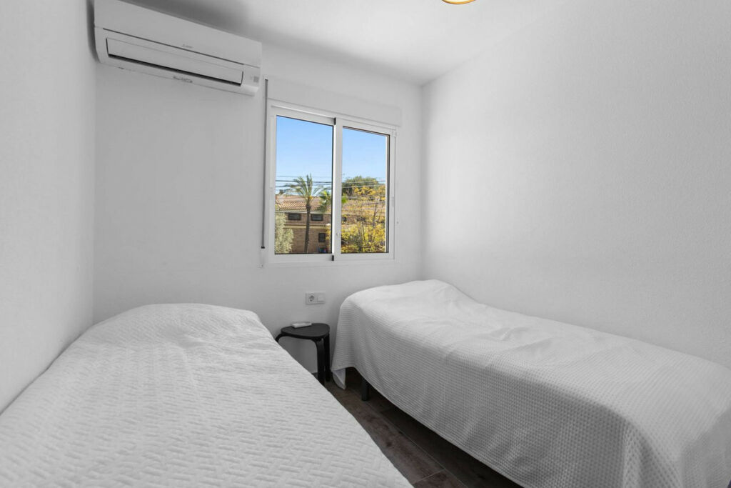 Semi-Detached House Lago Jardin Alicante - image 12