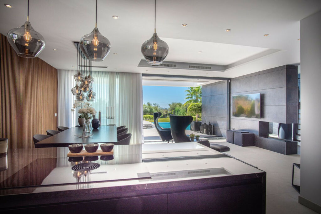 Detached Villa Estepona Málaga - image 12