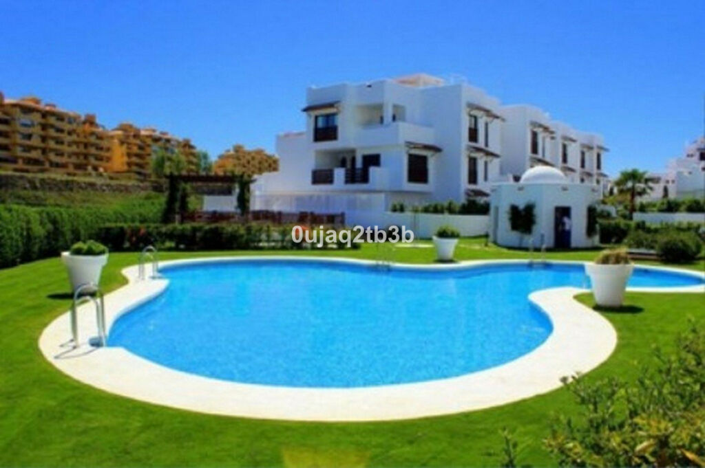 Top Floor Apartment Selwo Málaga - image 12