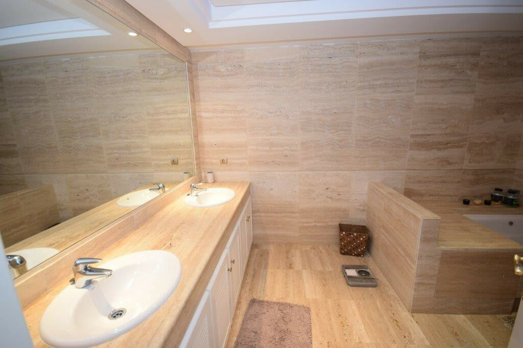 Duplex Marbella Málaga - image 12