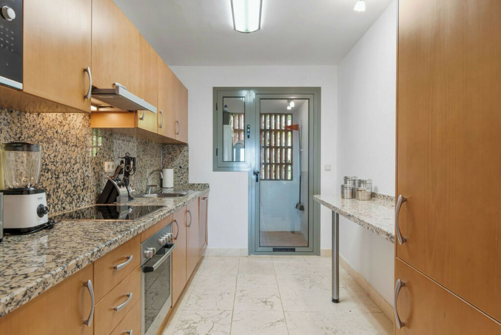 Middle Floor Apartment Los Flamingos Málaga - image 12