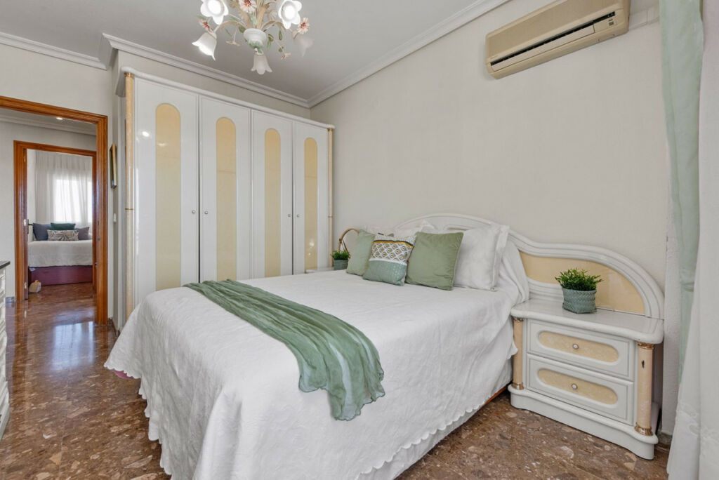 Middle Floor Apartment El Campello Alicante - image 12