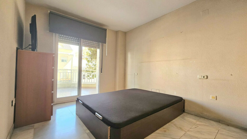Middle Floor Apartment Fuengirola Málaga - image 12