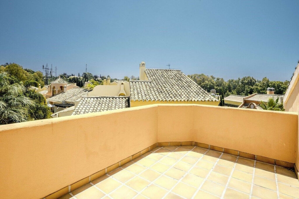 Semi-Detached House The Golden Mile Málaga - image 13