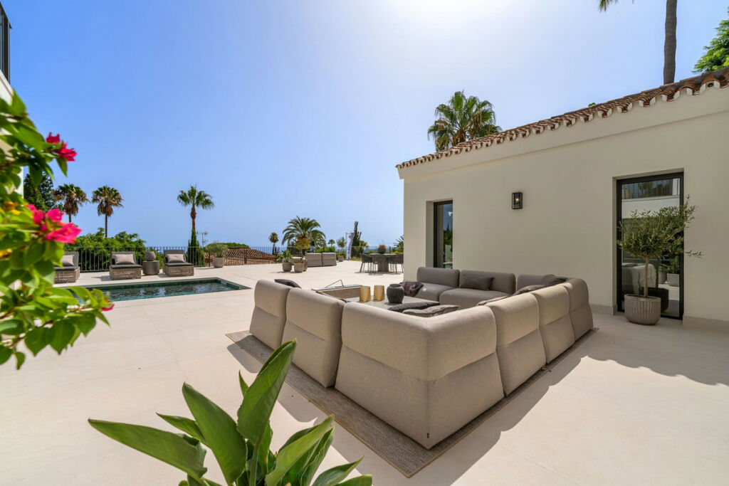 Detached Villa The Golden Mile Málaga - image 12