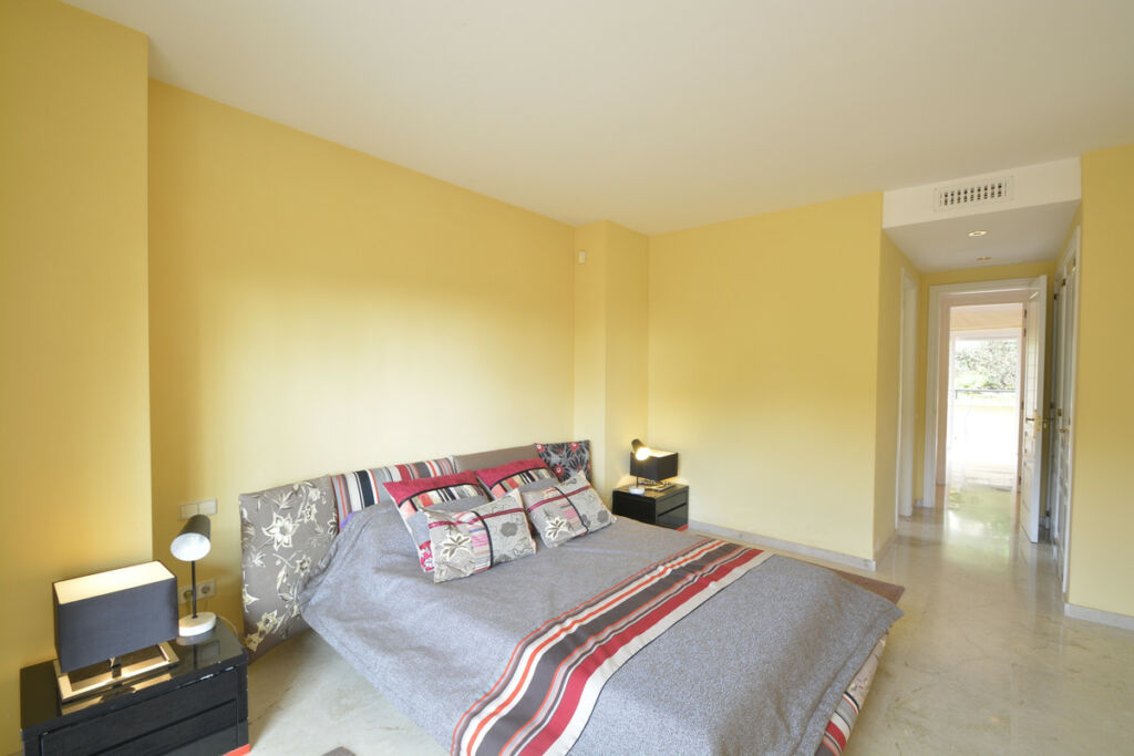 Middle Floor Apartment Elviria Málaga - image 12
