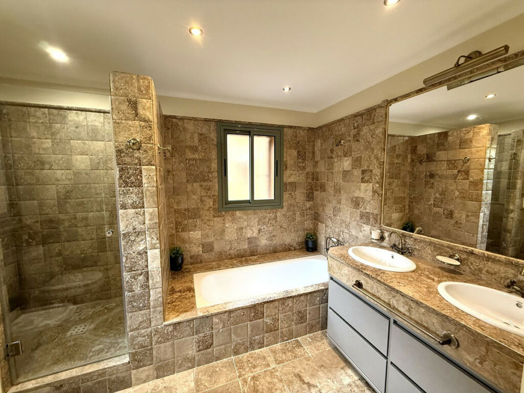 Ground Floor Apartment Atalaya Málaga - image 12