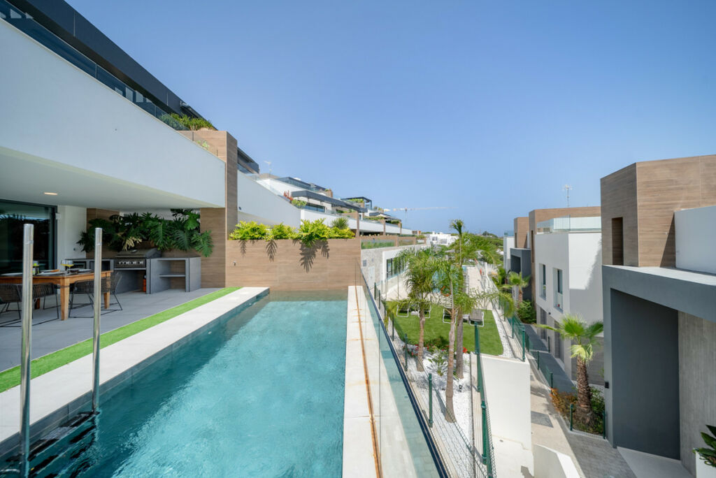 Duplex Cabopino Málaga - image 12