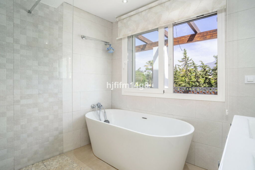 Detached Villa La Campana Málaga - image 12