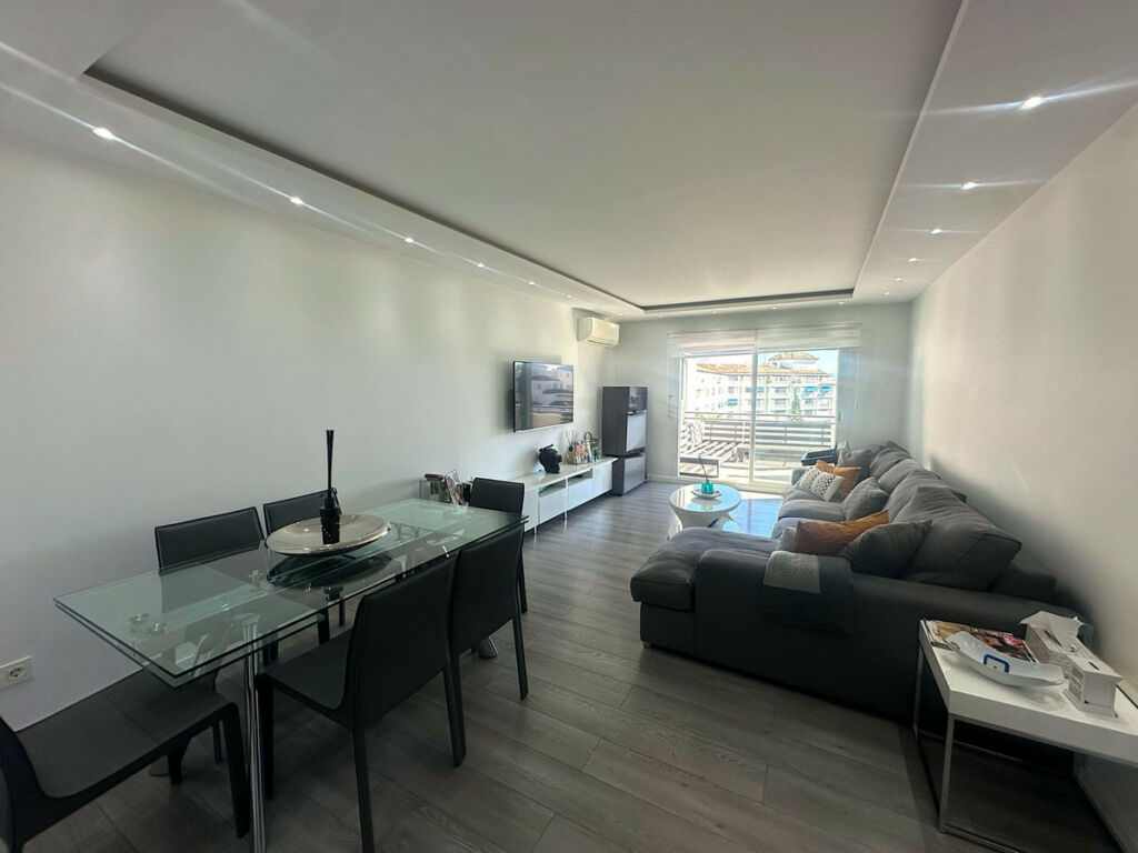 Middle Floor Apartment Puerto Banús Málaga - image 13