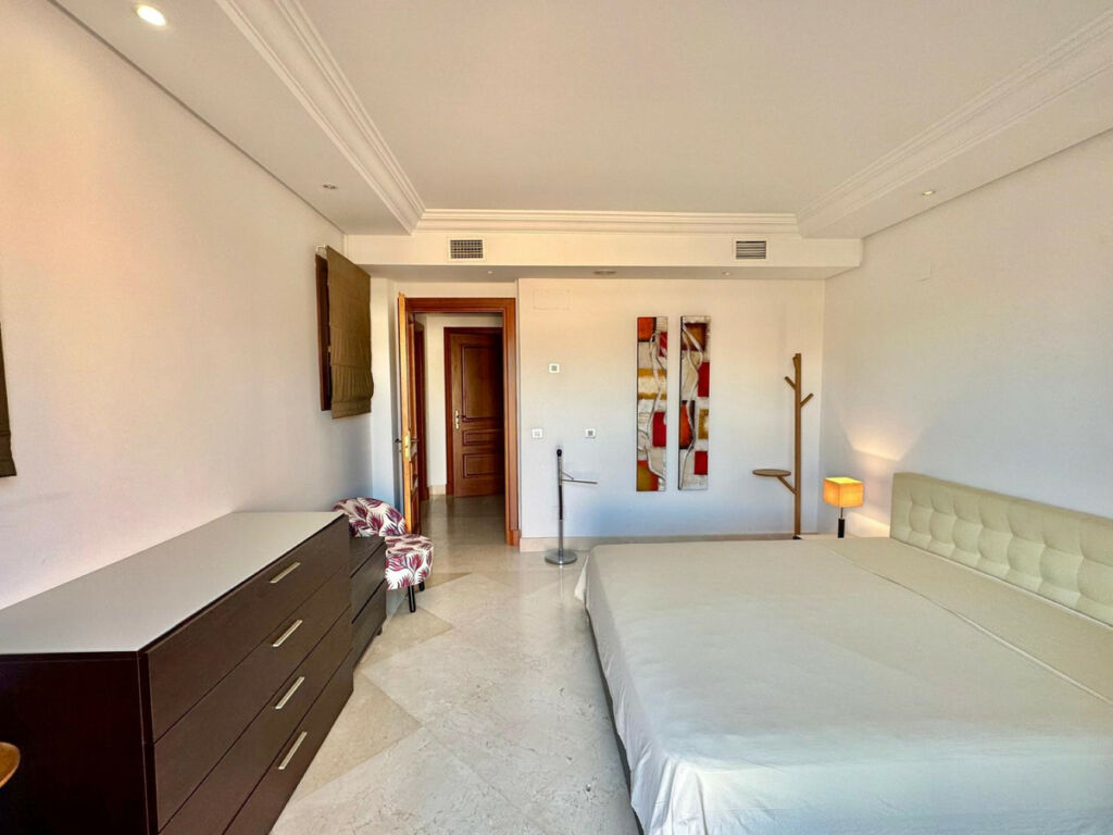 Penthouse Estepona Málaga - image 12