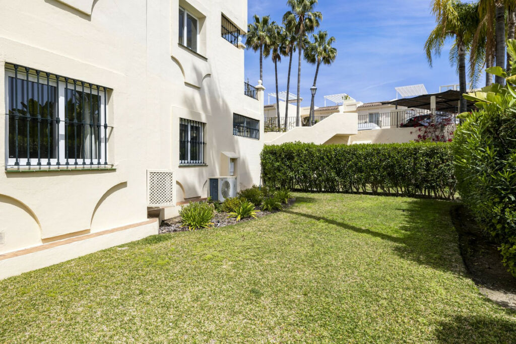 Ground Floor Apartment La Quinta Málaga - image 12