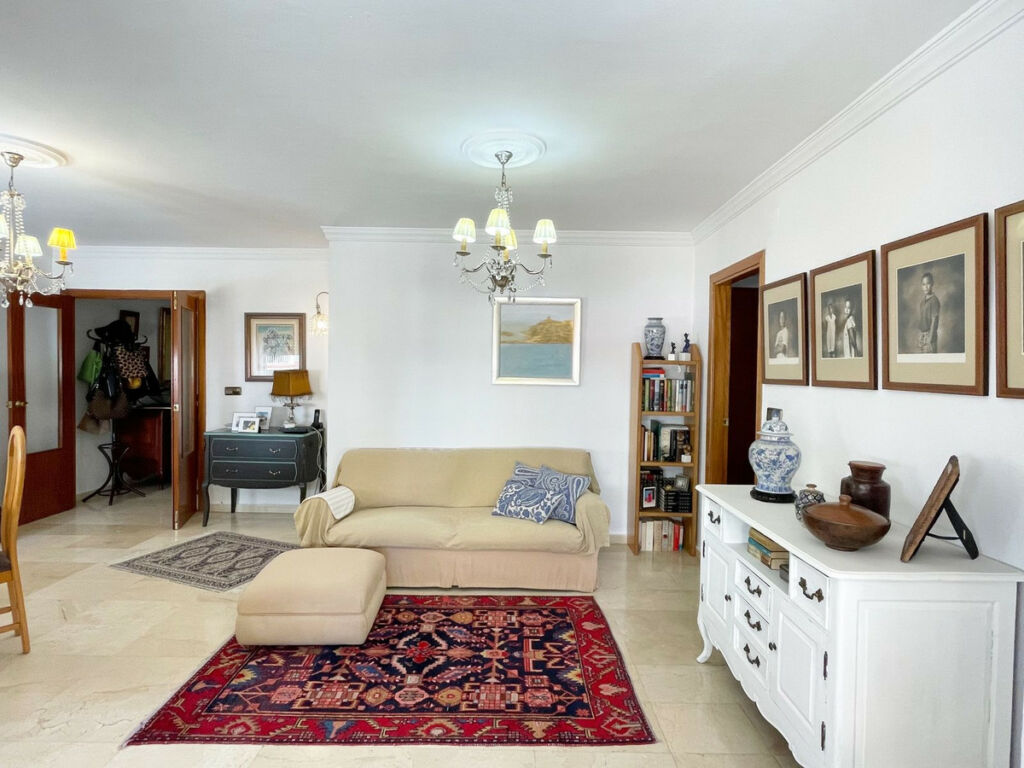 Middle Floor Apartment Los Boliches Málaga - image 12