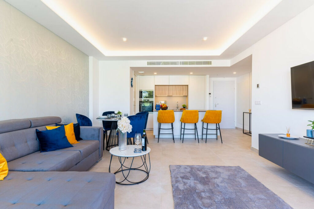 Middle Floor Apartment Fuengirola Málaga - image 12